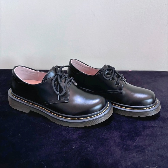 Oxford Shoes - Picture 2 of 7